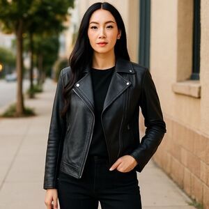 Old Navy Woman's Medium Black Faux Leather Biker Jacket Lined Zipper Pockets